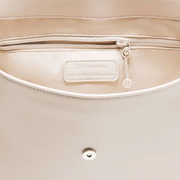 NWT Lululemon Leather Alternative Shoulder Bag
Cashew - Picture 5 of 11